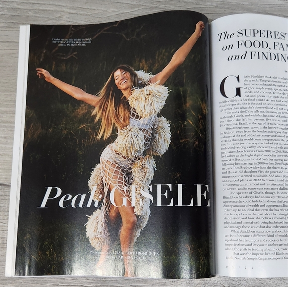 🍭7/$15 Harper's Bazaar Magazine February 2024 Gisele Bundchen - Picture 2 of 4